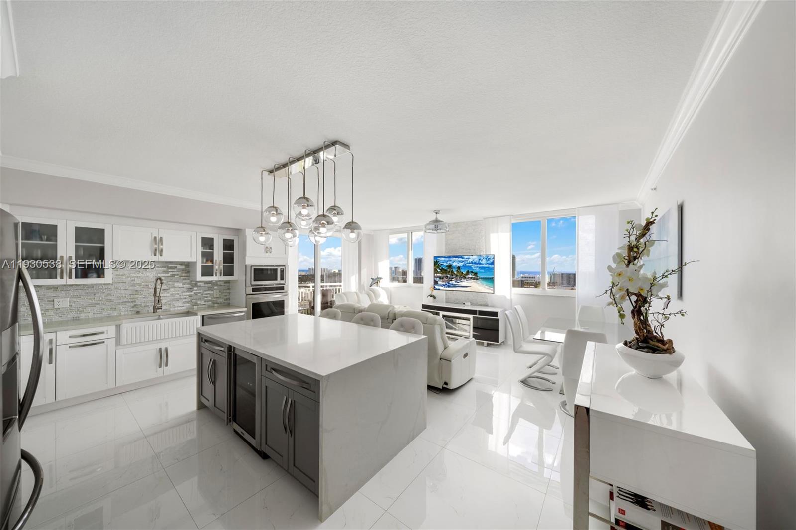 DUO CONDOMINIUM EAST - Residential