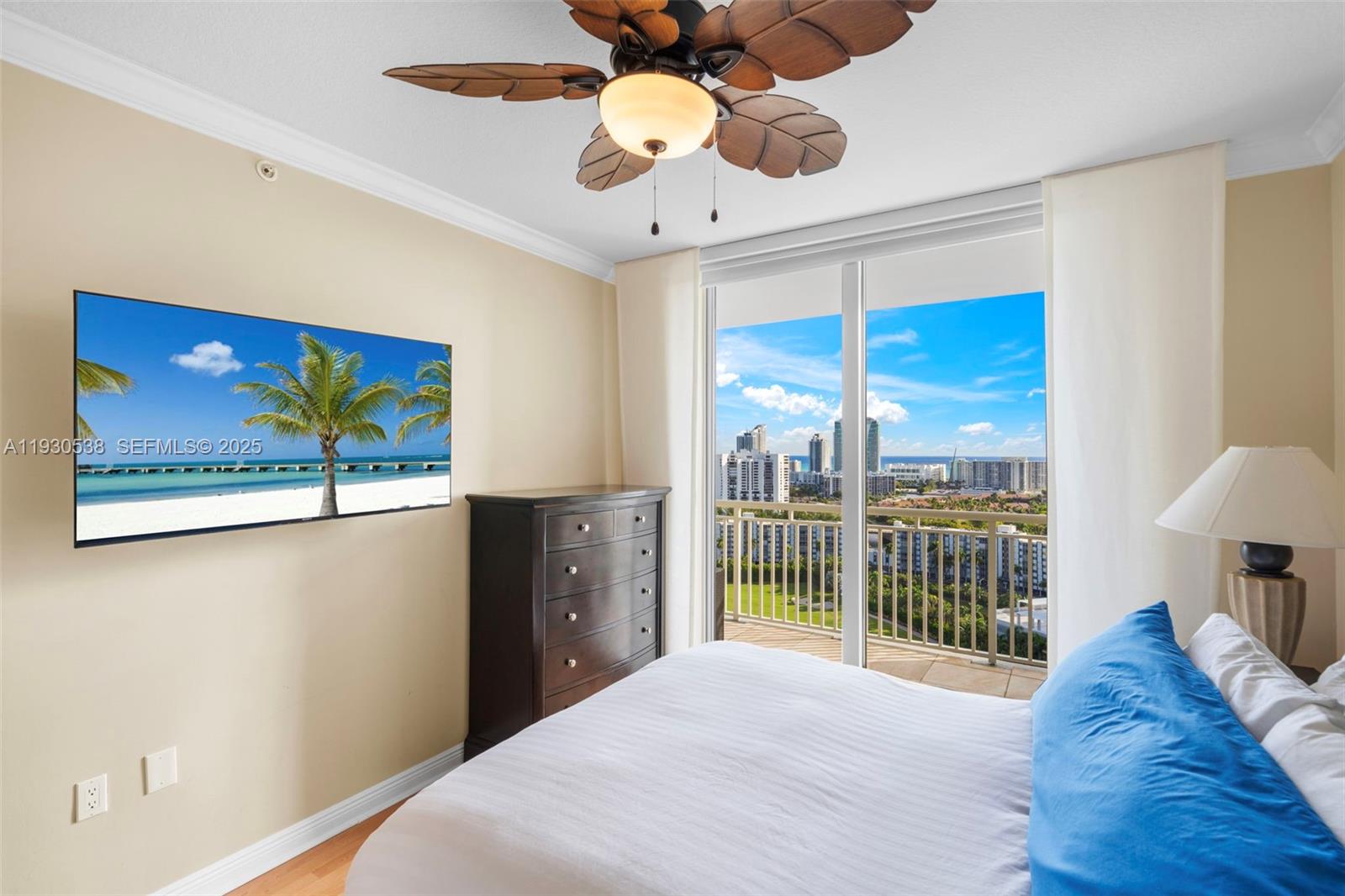 DUO CONDOMINIUM EAST - Residential