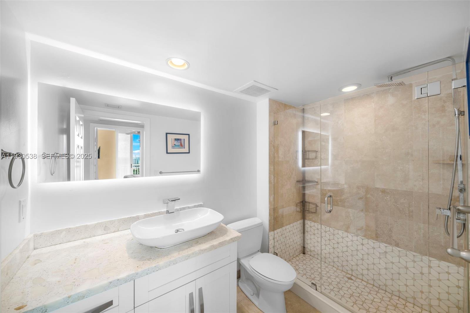 DUO CONDOMINIUM EAST - Residential