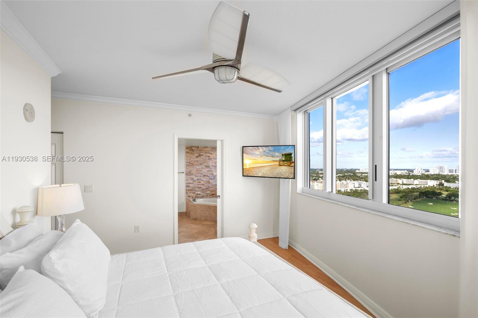 DUO CONDOMINIUM EAST - Residential