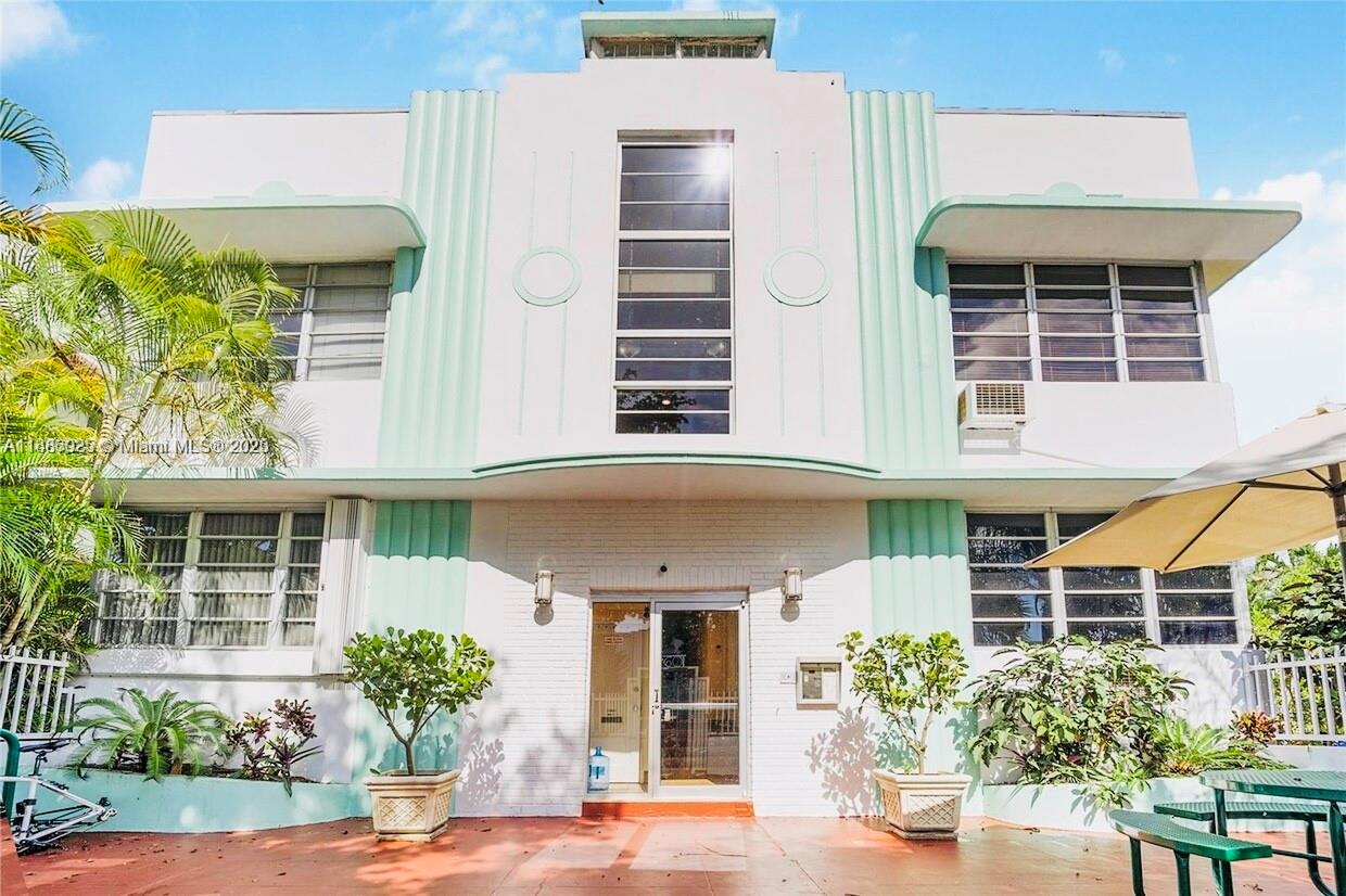 Heart of South Beach! Stylishly renovated 1-bedroom, 1-bath residence located just steps from the beach, world-class dining, shopping, and entertainment. This move-in ready home features a complete modern renovation with elegant finishes, updated bath, and bright living spaces. Secure boutique building with gated entry offers peace of mind and convenience. FULL FURNITURE, 
A perfect opportunity for investors seeking high rental demand in one of Miami Beach’s most desirable neighborhoods   or for end-users who want to live the true South Beach lifestyle. Walking distance to Ocean Drive, Lincoln Road, and all the action—yet tucked away on a charming street.  
Don’t miss this turn-key property in an unbeatable location!