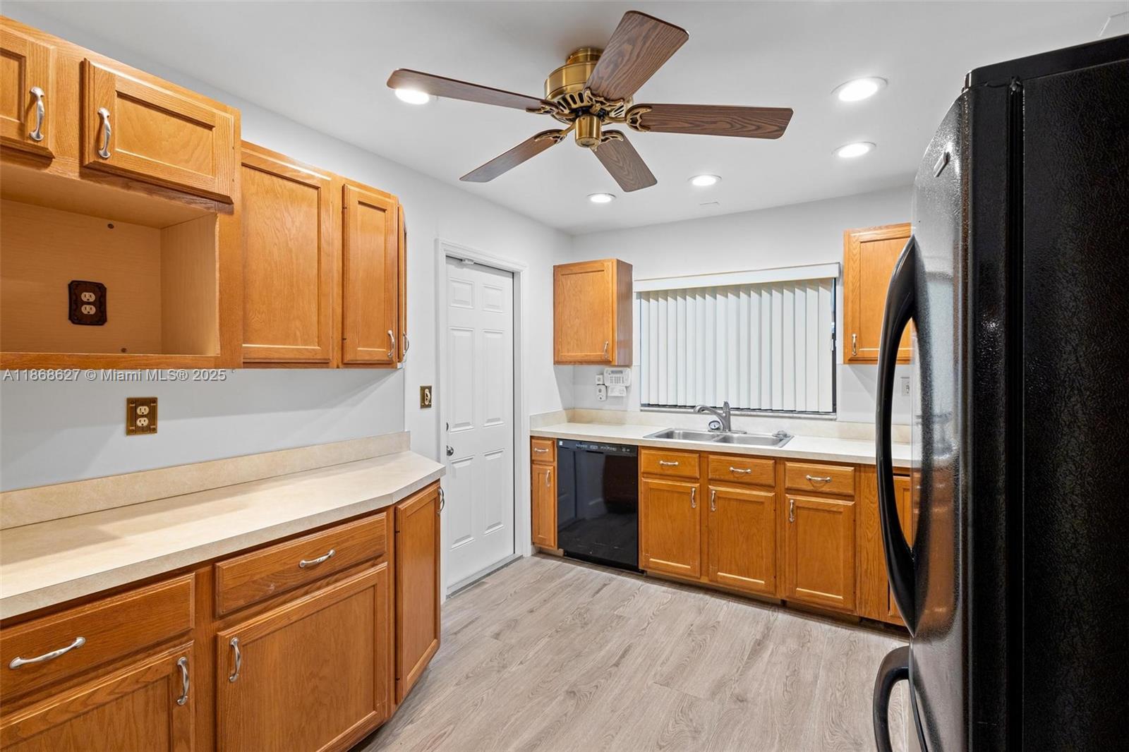UNIVERSAL ESTATES SOUTH A - Residential
