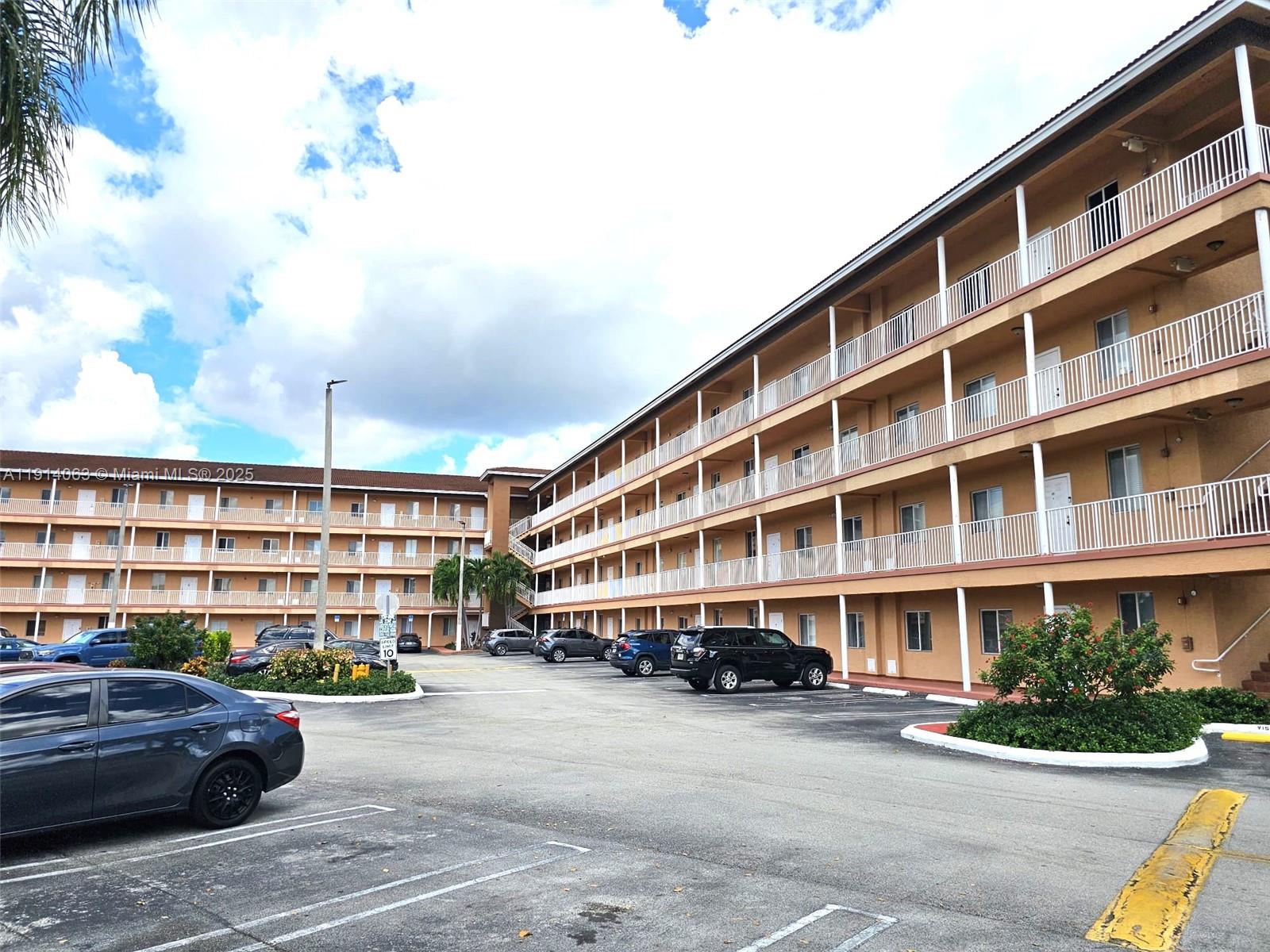 VENETIA VILLAS CONDO - Residential Lease
