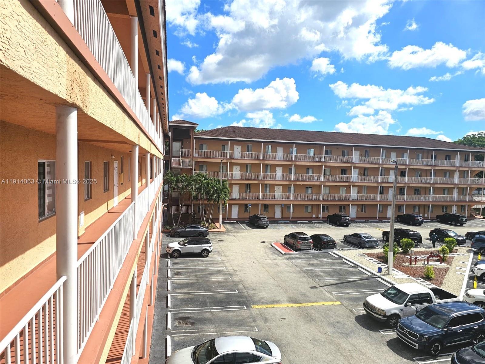 VENETIA VILLAS CONDO - Residential Lease