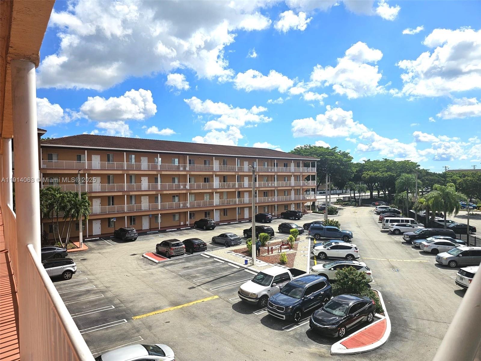 VENETIA VILLAS CONDO - Residential Lease
