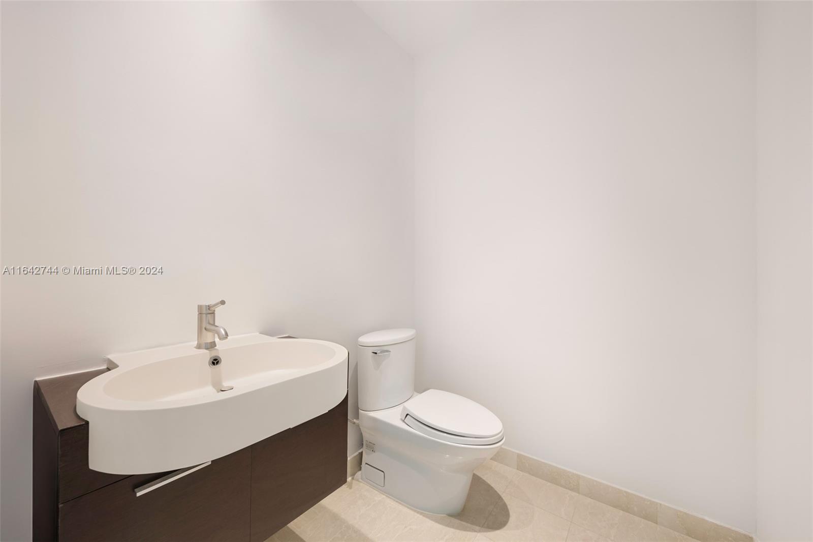GROVENOR HOUSE CONDO - Residential