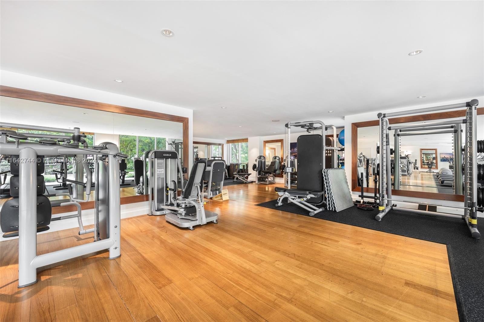 GROVENOR HOUSE CONDO - Residential