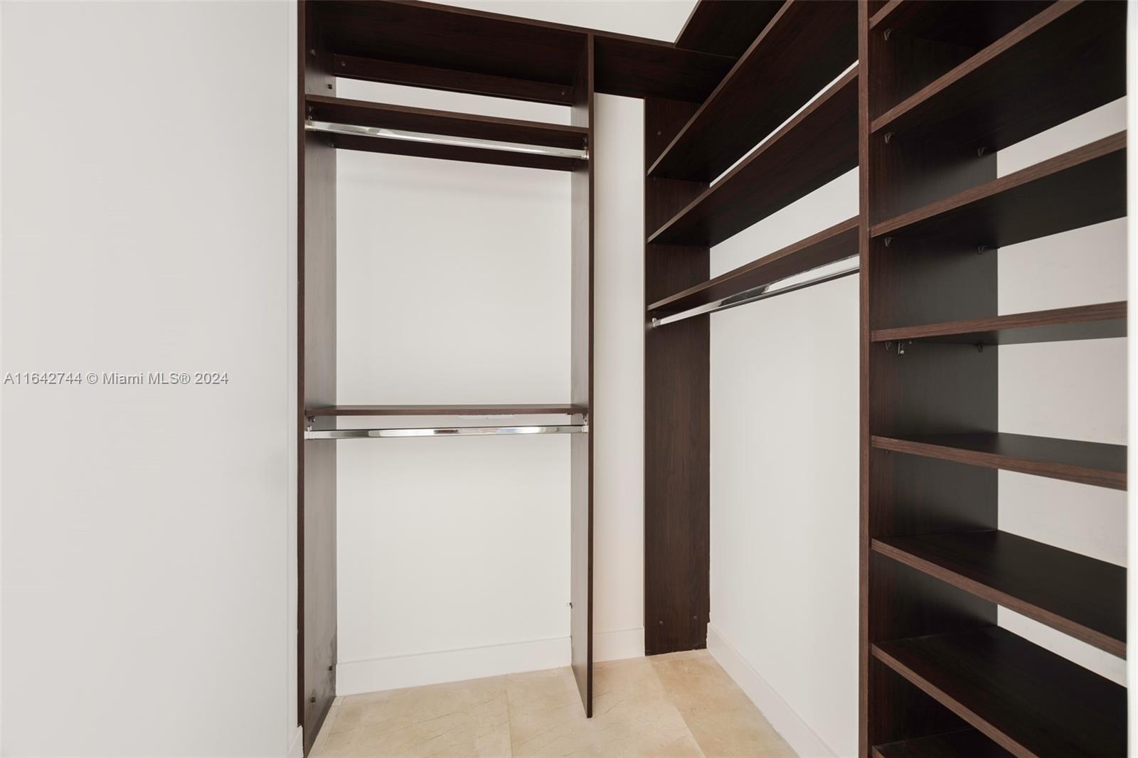 GROVENOR HOUSE CONDO - Residential