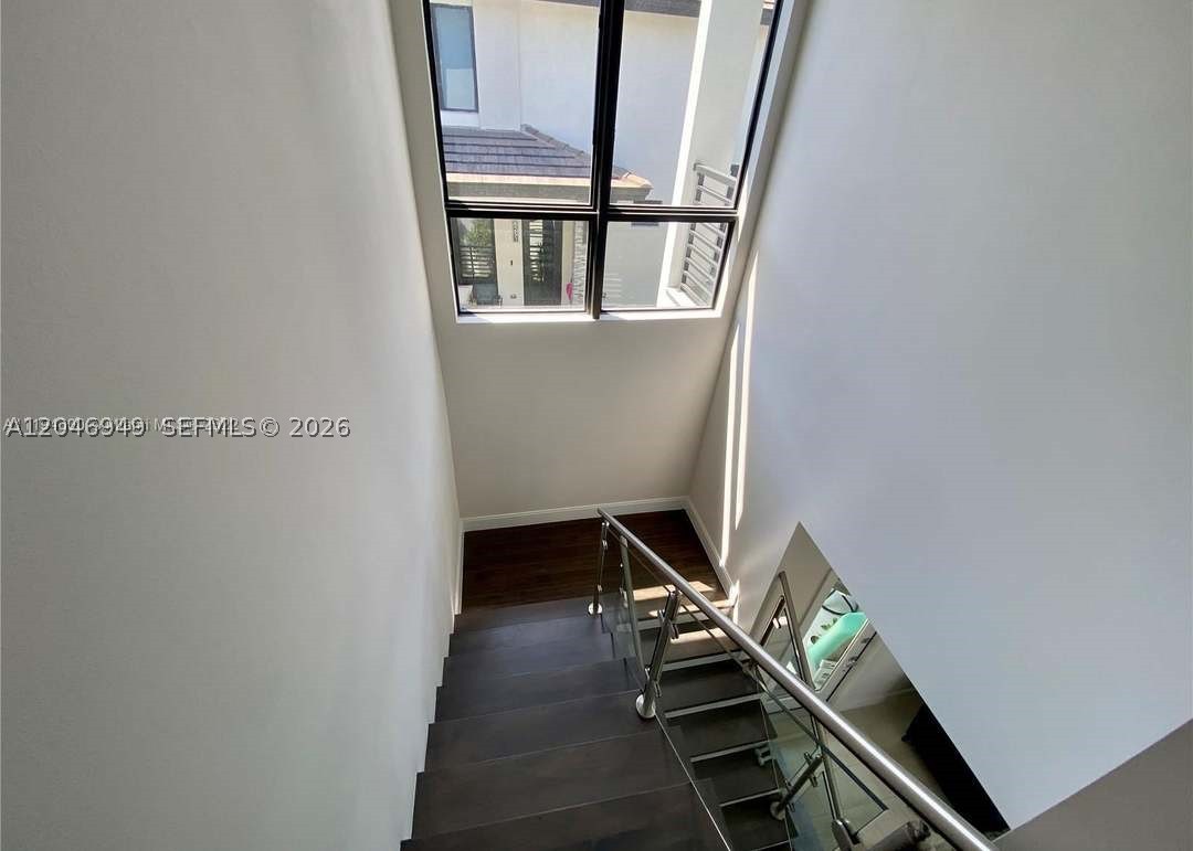 DOWNTOWN DORAL SOUTH PHAS - Residential