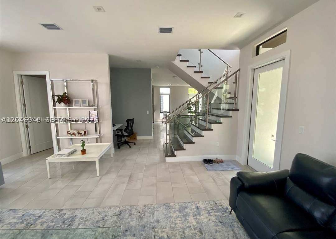 DOWNTOWN DORAL SOUTH PHAS - Residential