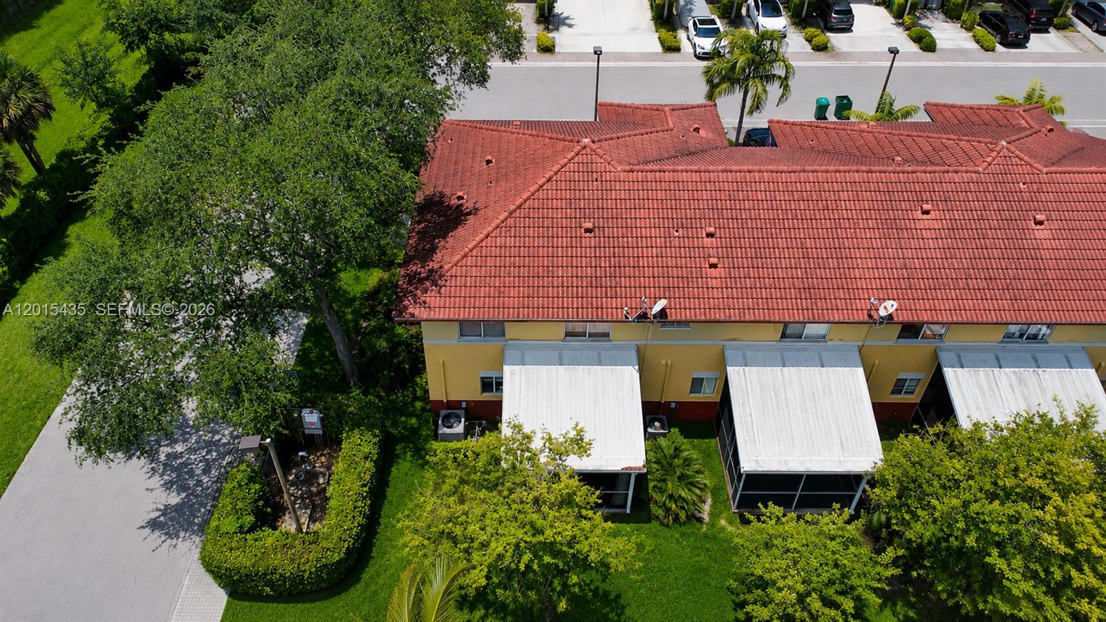 PALM GARDEN - Residential