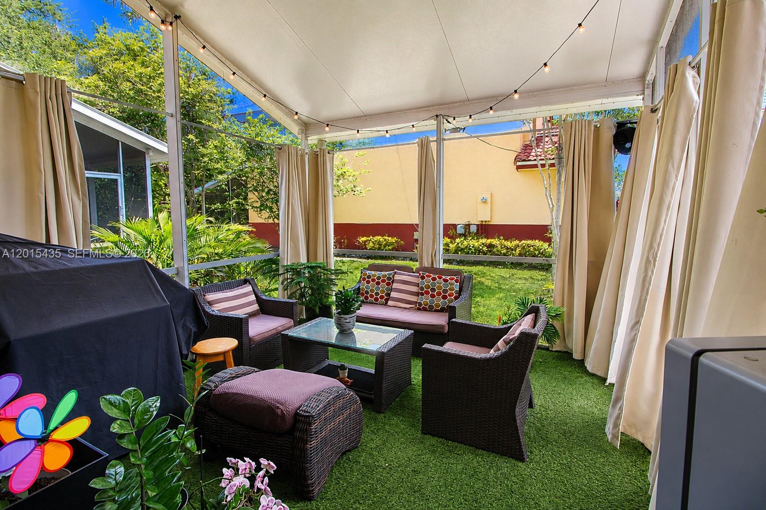 PALM GARDEN - Residential