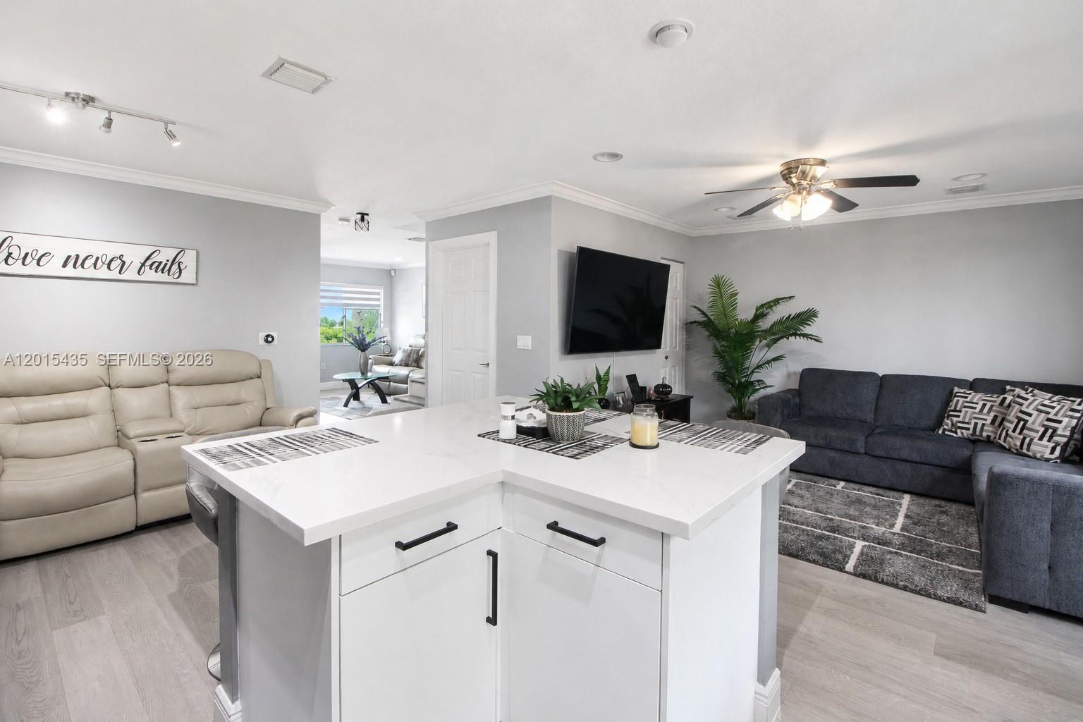 PALM GARDEN - Residential