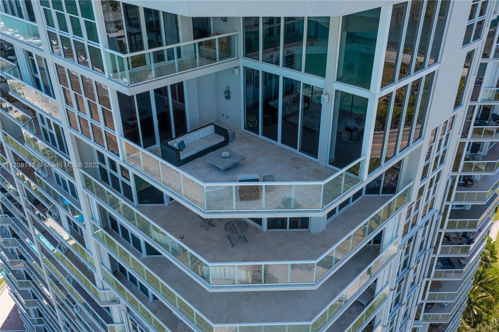 RENAISSANCE ON THE OCEAN - Residential