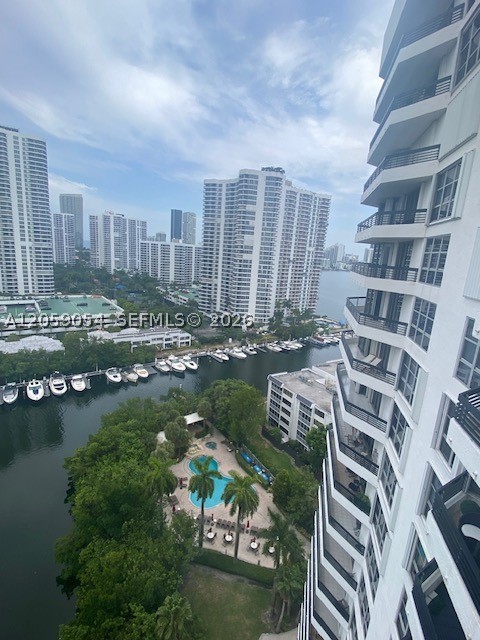 MYSTIC POINTE TOWER 600 C - Residential