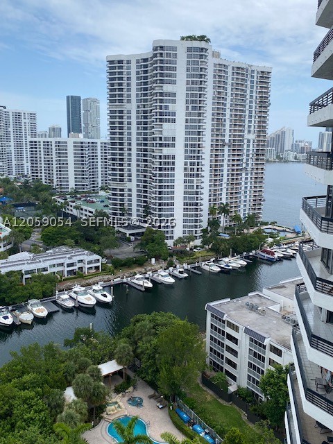 MYSTIC POINTE TOWER 600 C - Residential