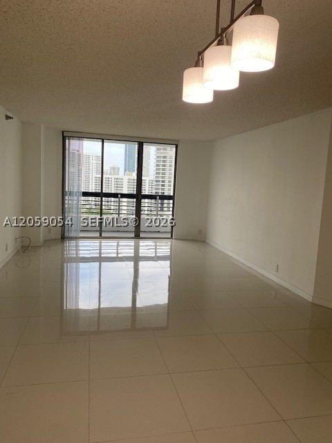 MYSTIC POINTE TOWER 600 C - Residential