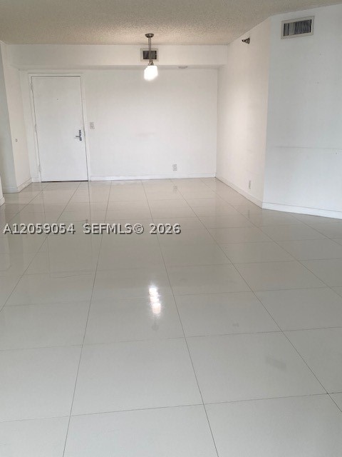 MYSTIC POINTE TOWER 600 C - Residential