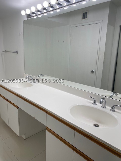 MYSTIC POINTE TOWER 600 C - Residential