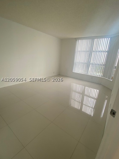MYSTIC POINTE TOWER 600 C - Residential