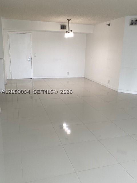 MYSTIC POINTE TOWER 600 C - Residential