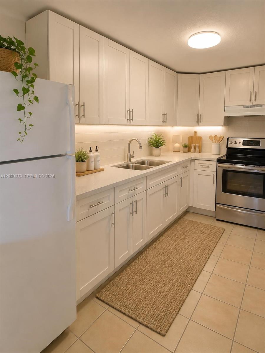 SAMARI LAKE EAST CONDO - Residential Lease
