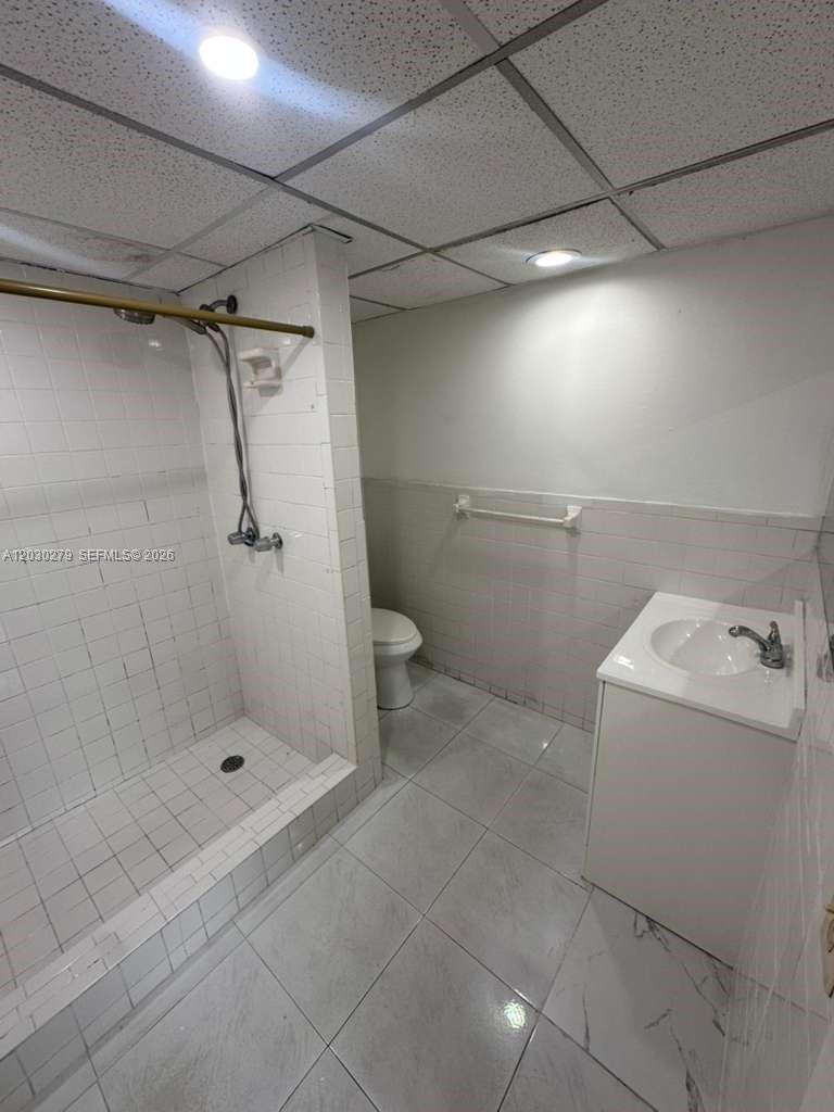 SAMARI LAKE EAST CONDO - Residential Lease