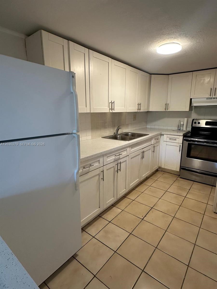 SAMARI LAKE EAST CONDO - Residential Lease