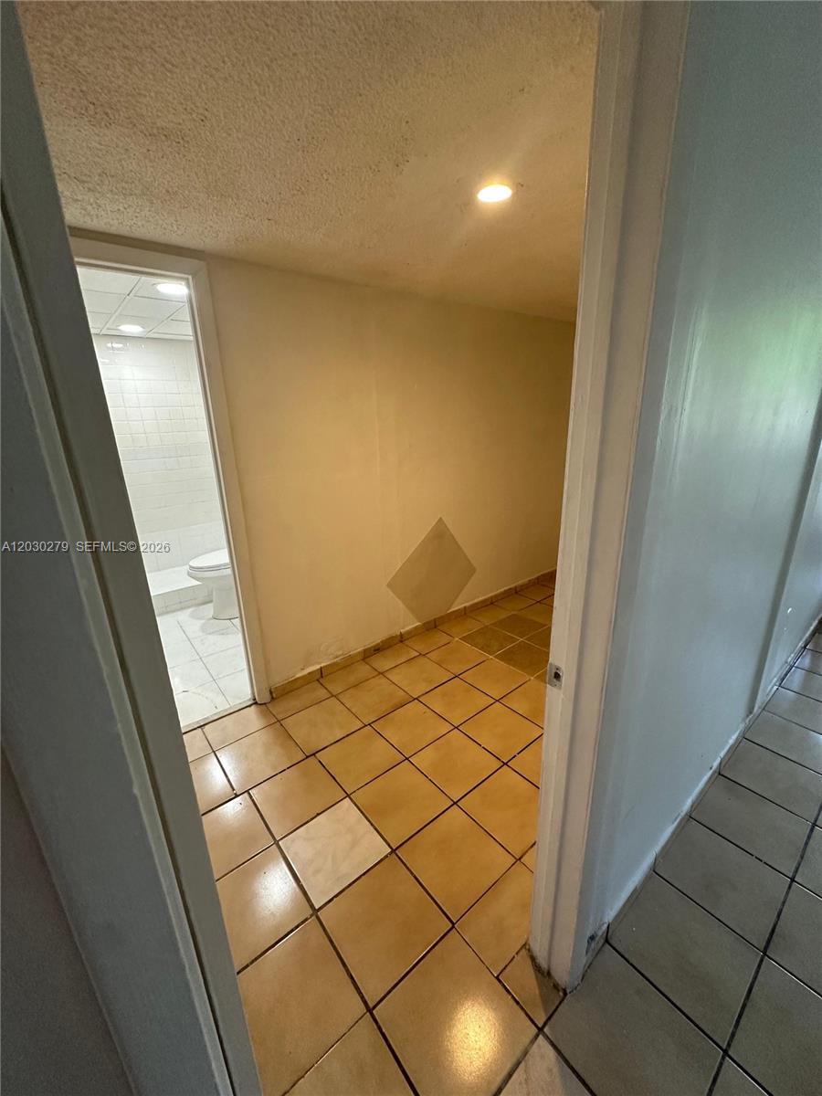 SAMARI LAKE EAST CONDO - Residential Lease