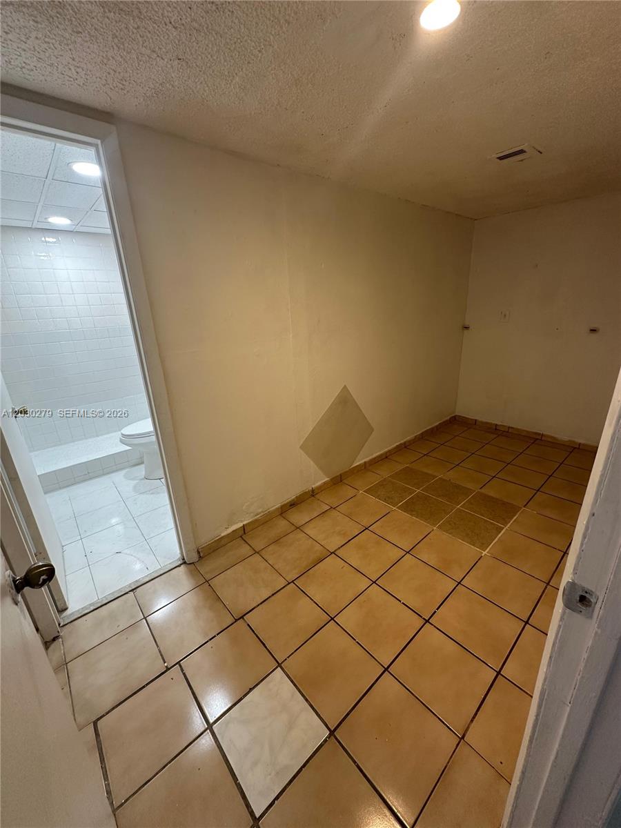 SAMARI LAKE EAST CONDO - Residential Lease