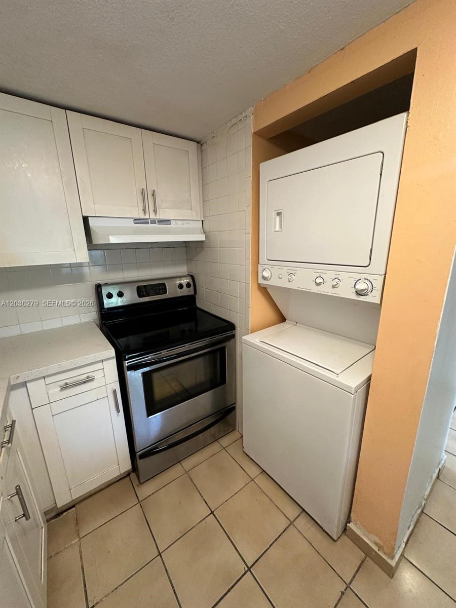 SAMARI LAKE EAST CONDO - Residential Lease