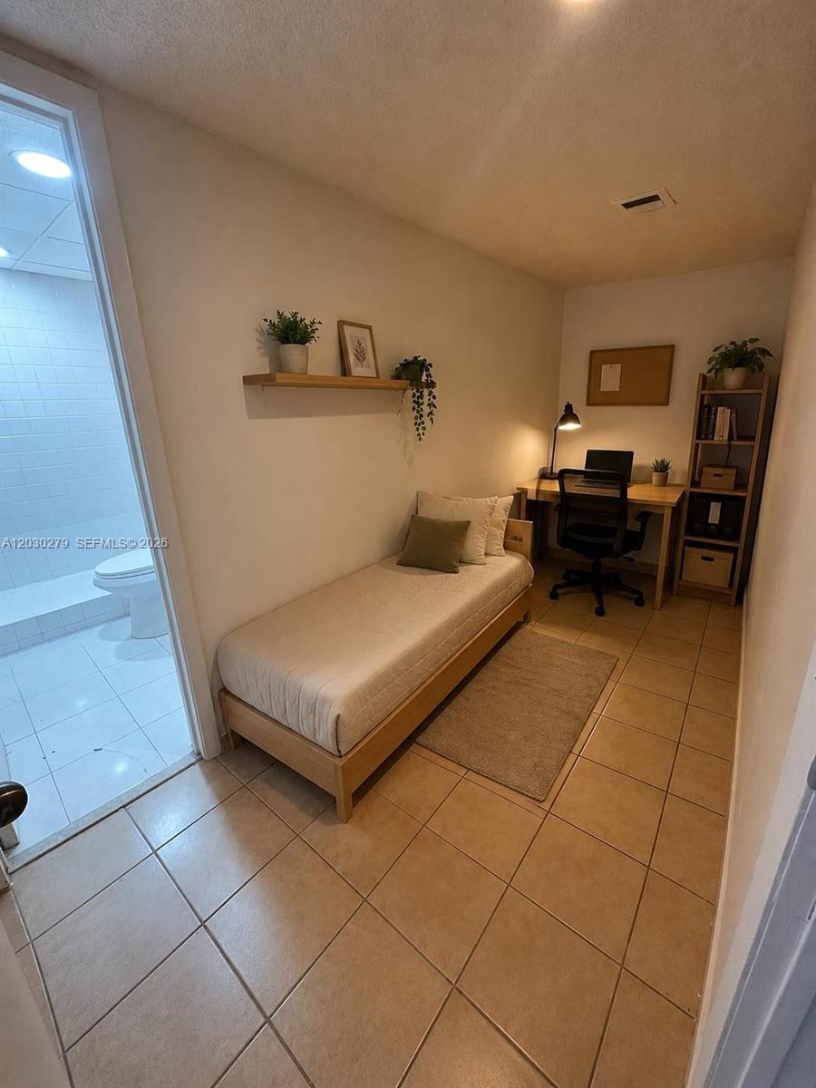 SAMARI LAKE EAST CONDO - Residential Lease