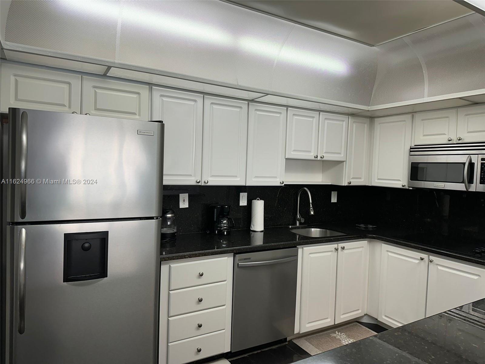 OCEANVIEW BUILDING B COND - Residential Lease