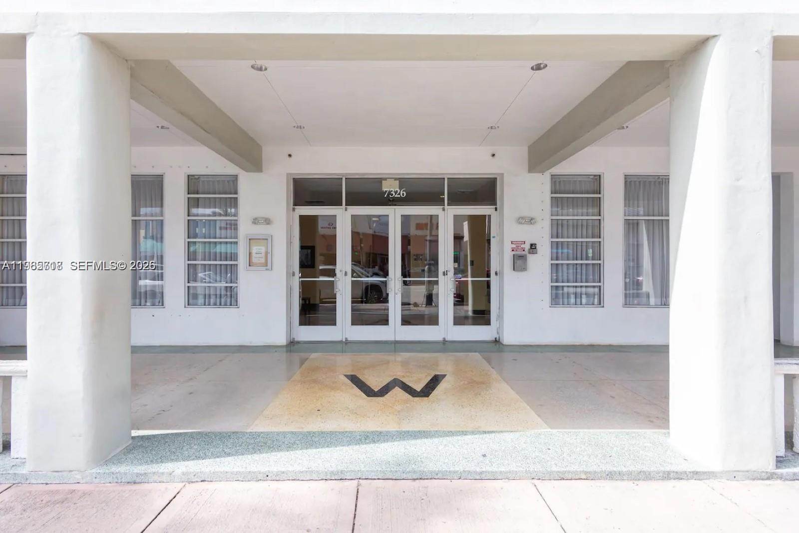 WELWORTH CONDO - Residential