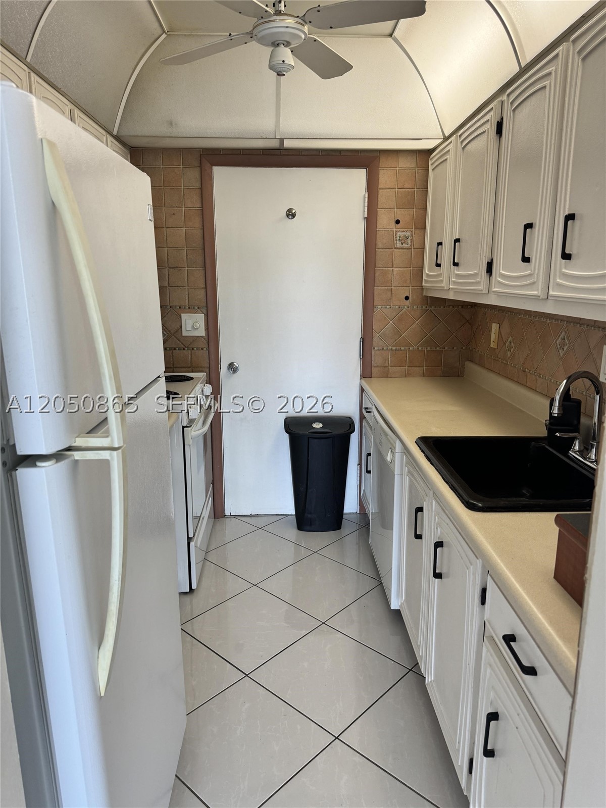 TOWNE ROYALE CONDO - Residential Lease