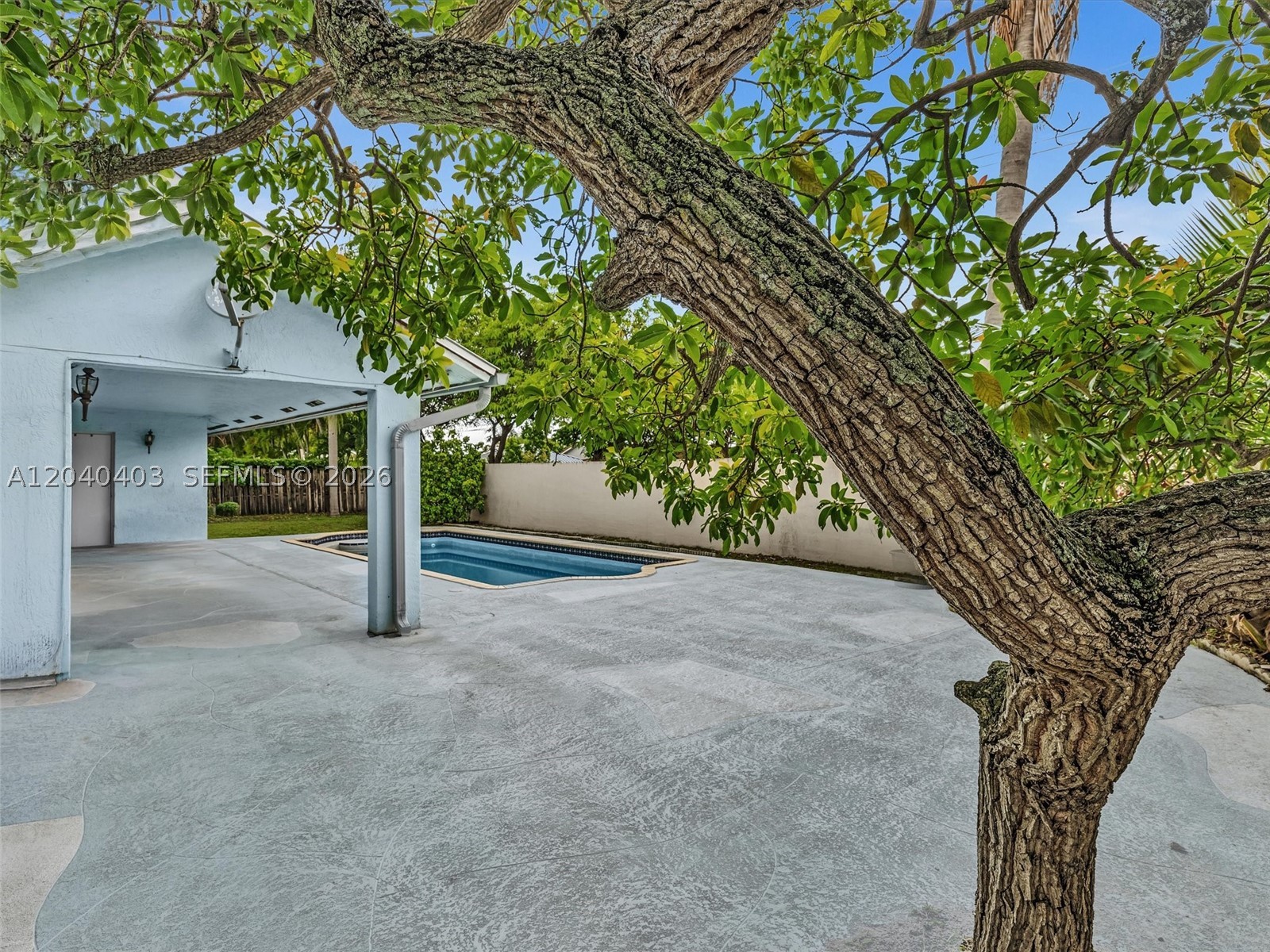 G B ESTATES - Residential