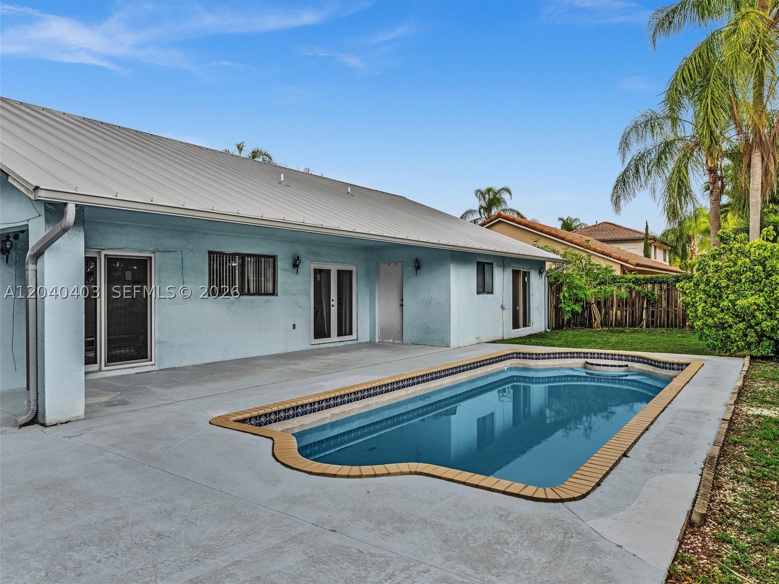 G B ESTATES - Residential