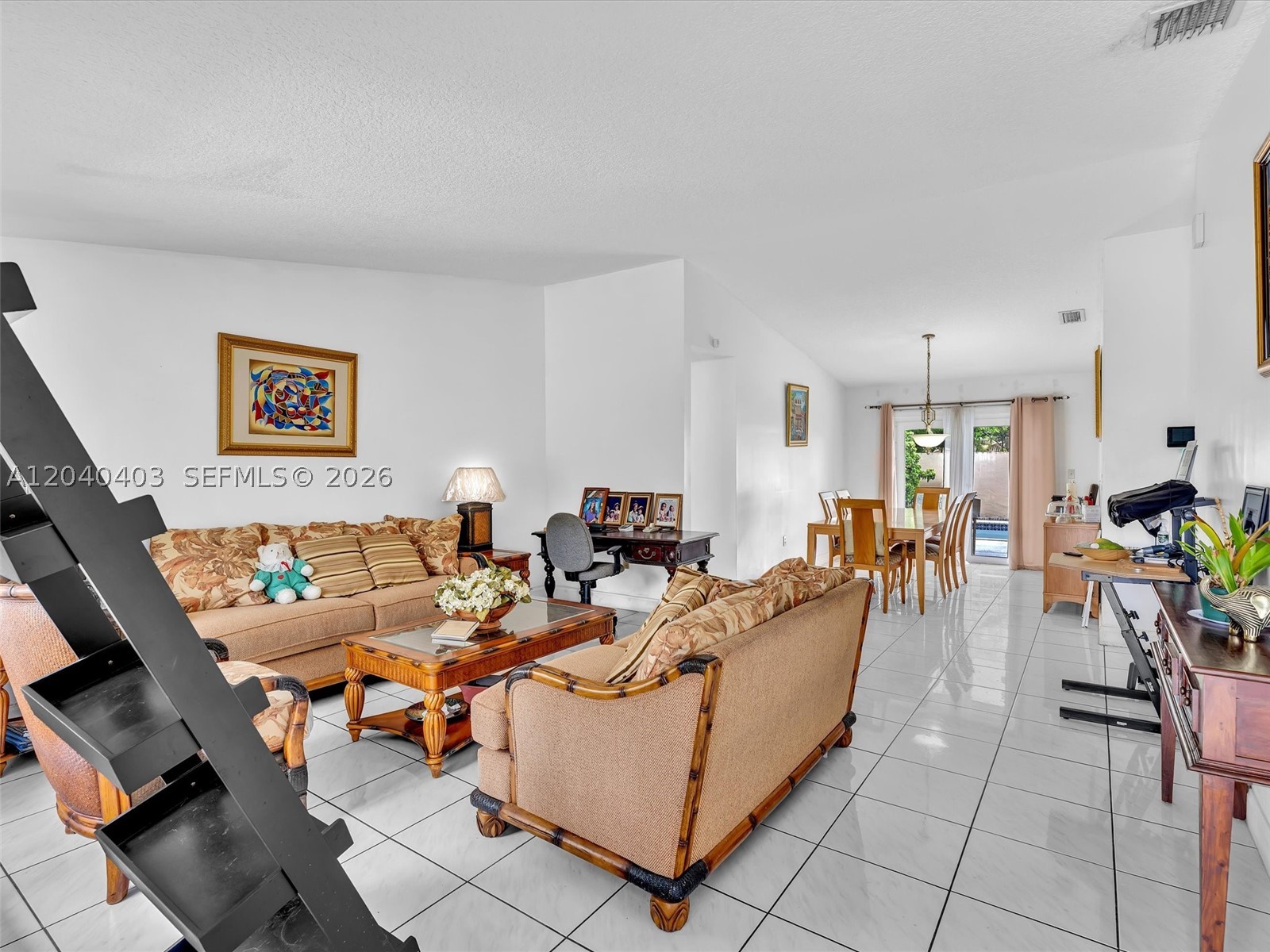 G B ESTATES - Residential