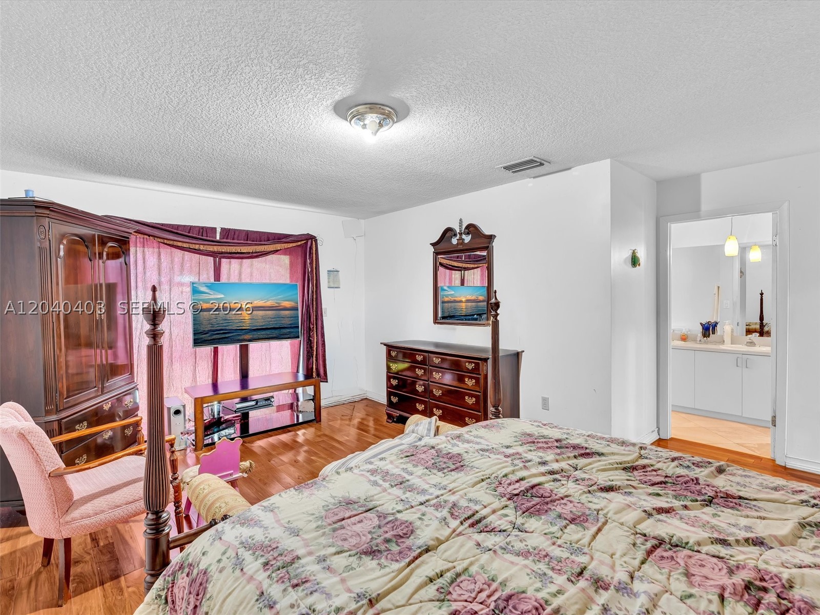 G B ESTATES - Residential