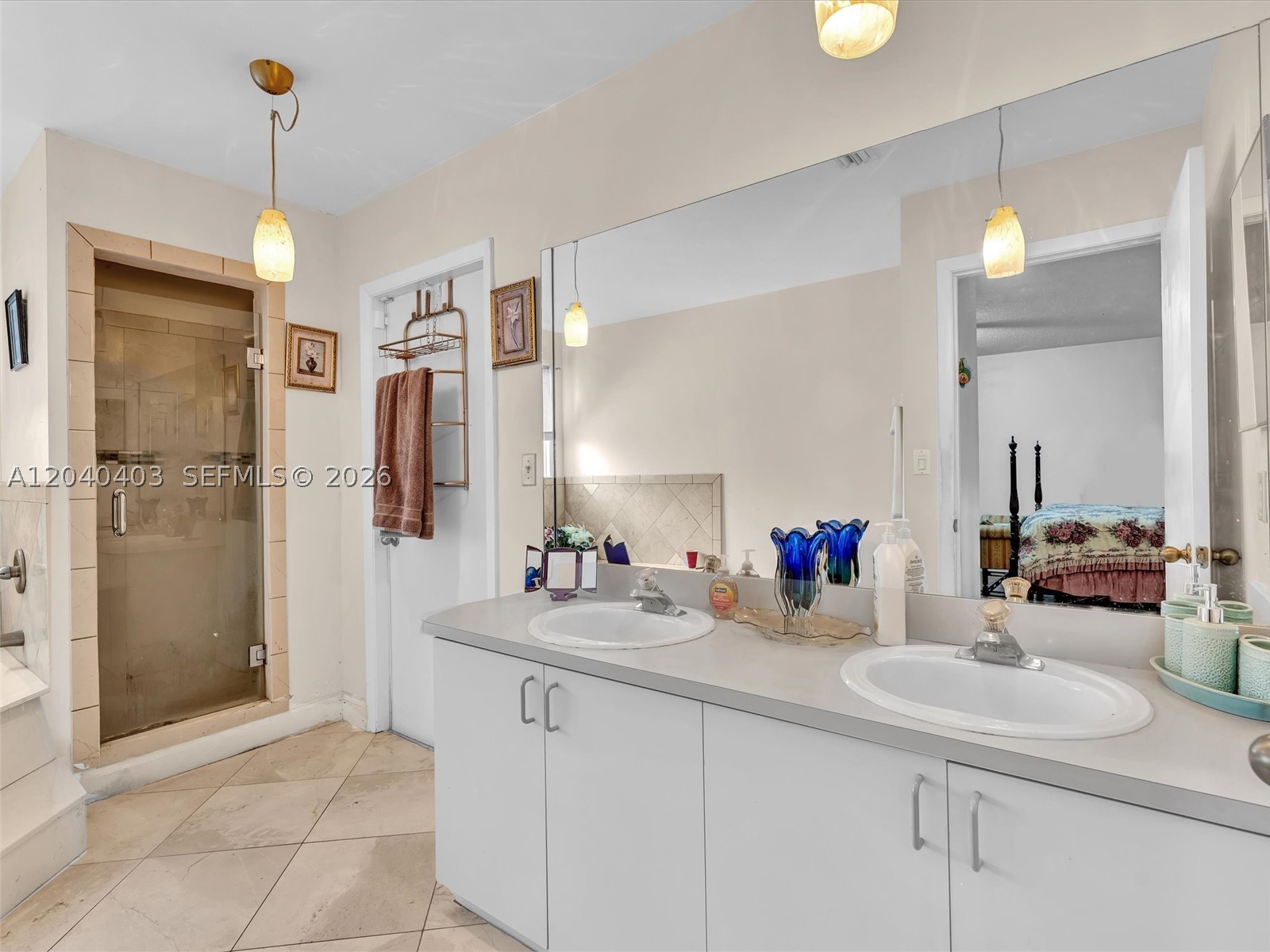 G B ESTATES - Residential