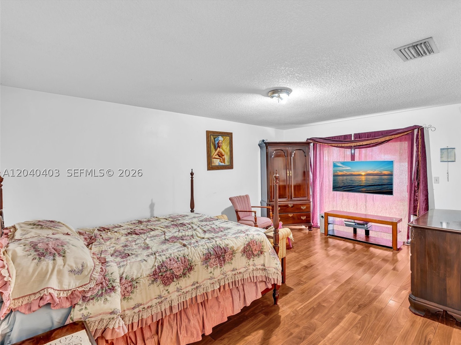 G B ESTATES - Residential