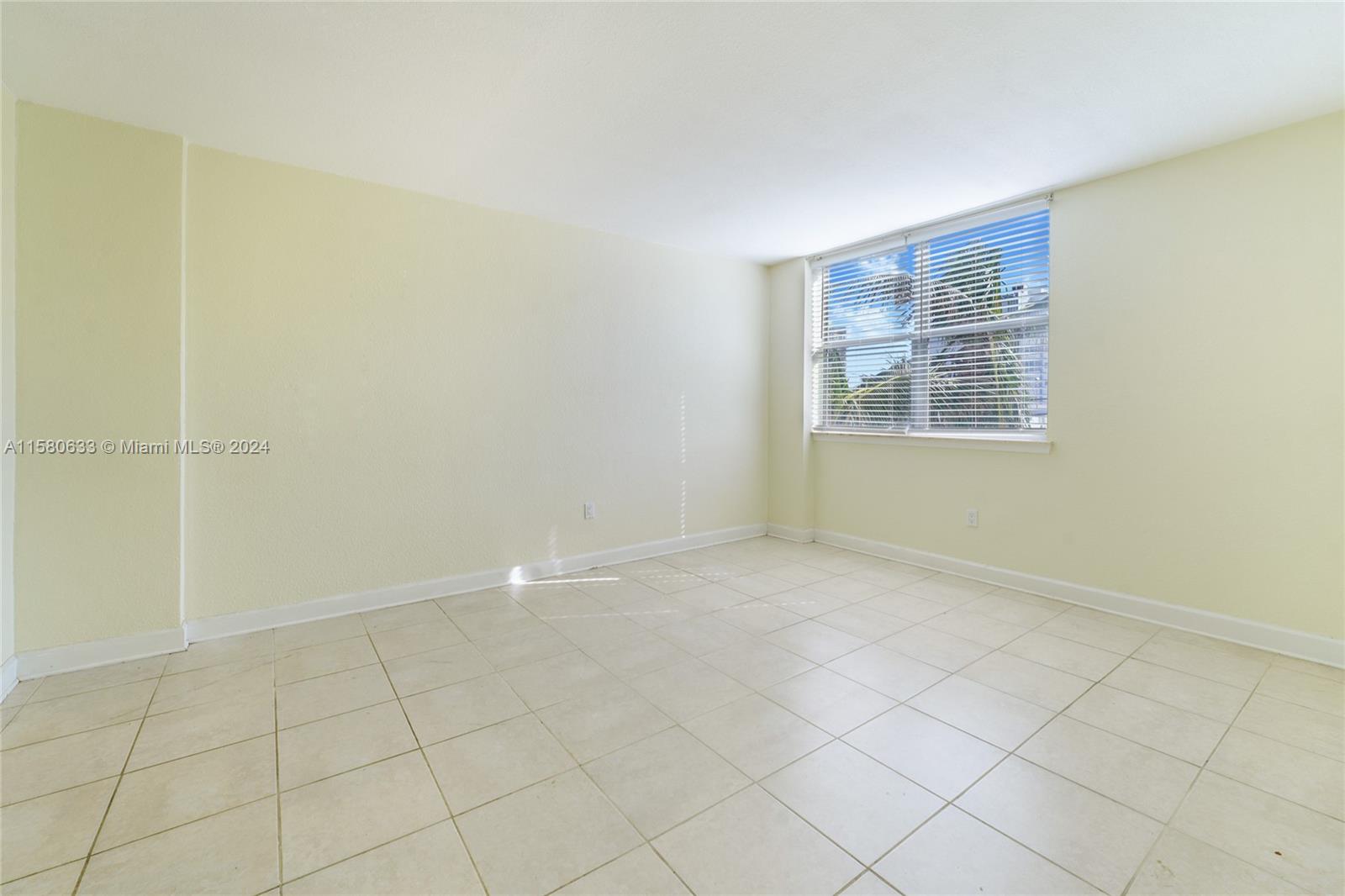 401 BLU OF NORTH BEACH CO - Residential Lease