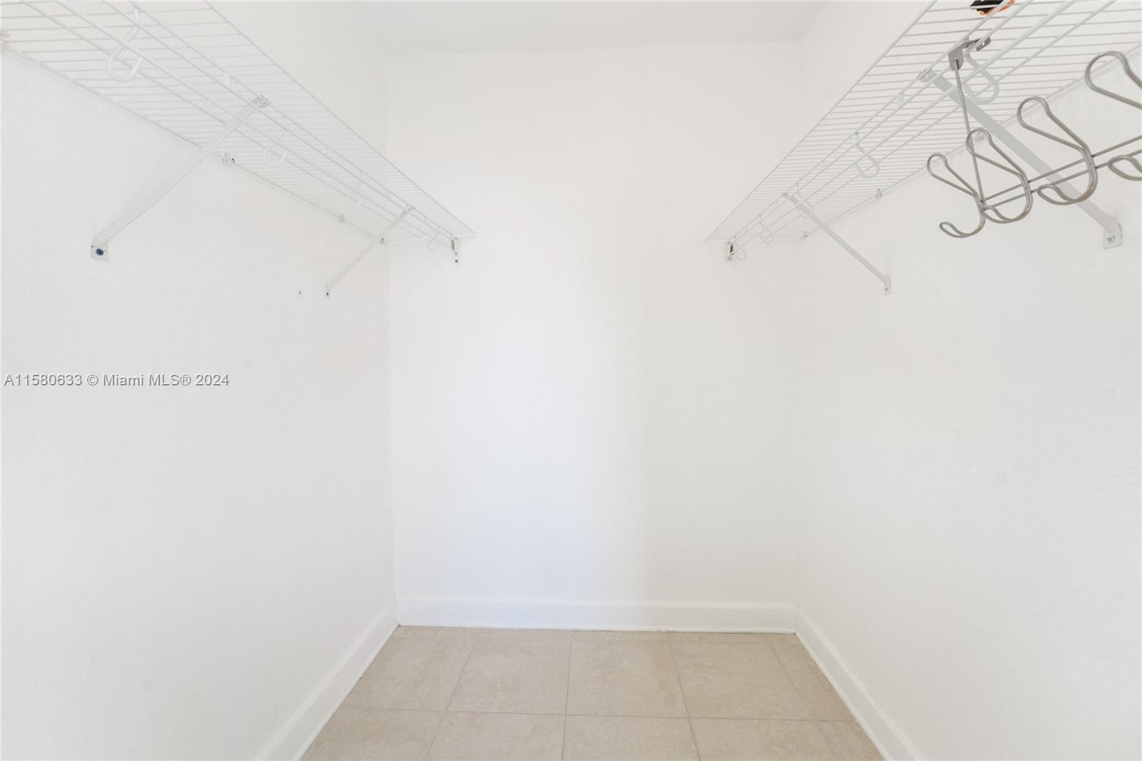 401 BLU OF NORTH BEACH CO - Residential Lease