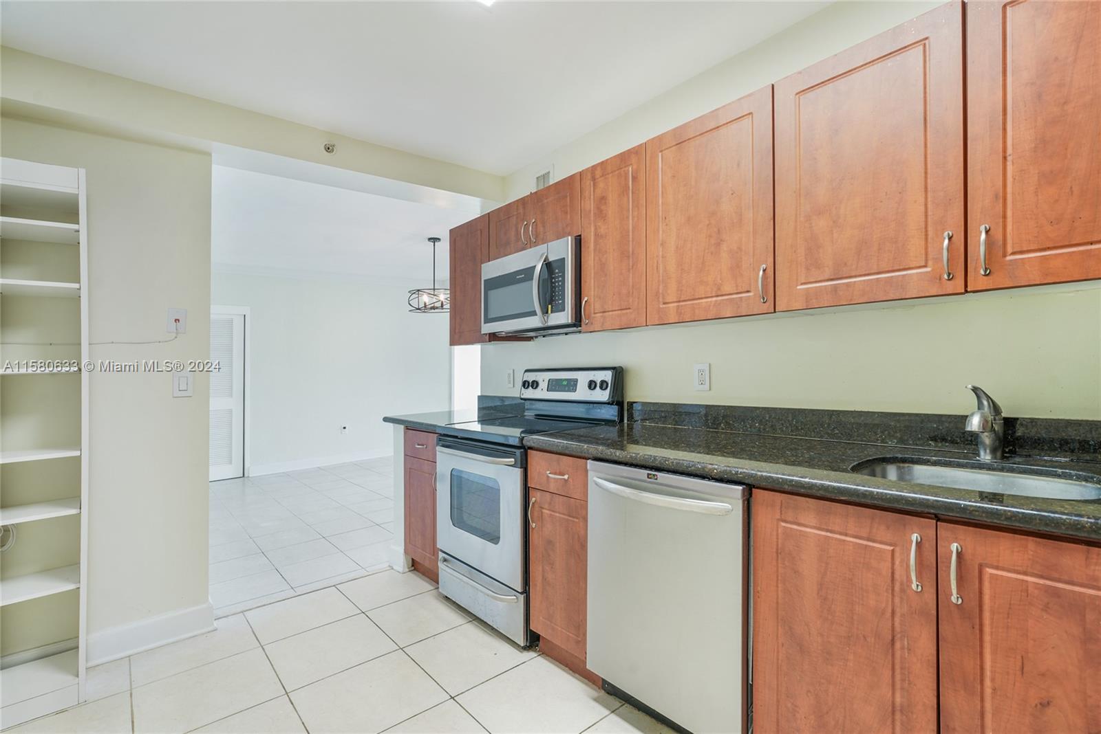 401 BLU OF NORTH BEACH CO - Residential Lease
