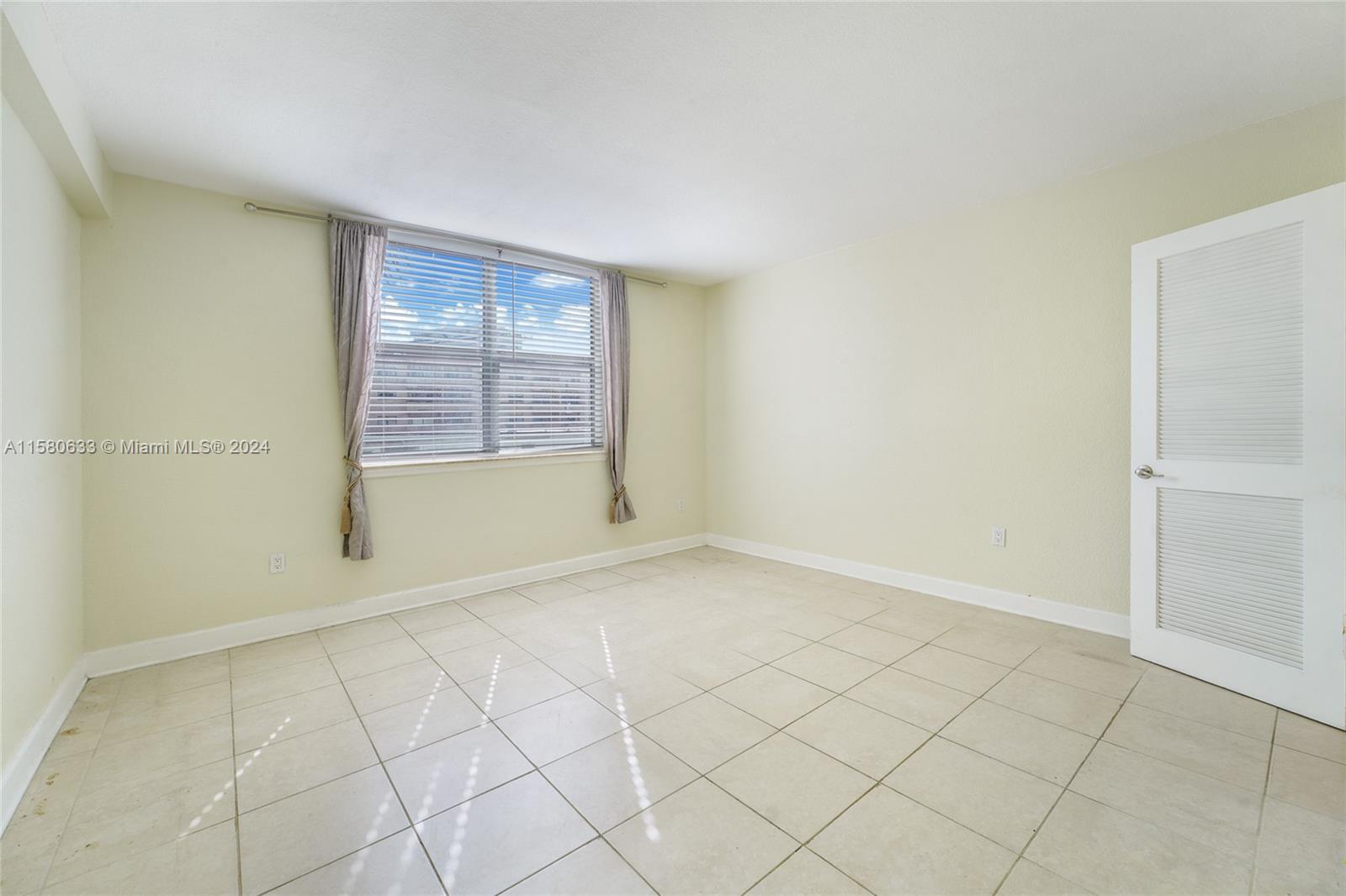 401 BLU OF NORTH BEACH CO - Residential Lease