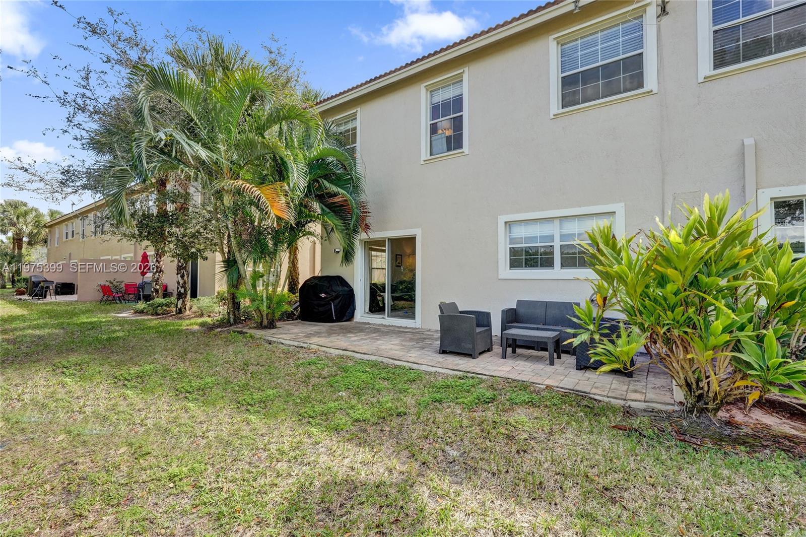 VERONA PALMS - Residential