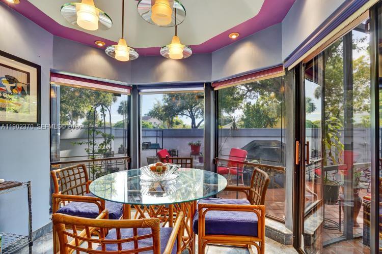 THE TOWNHOMES OF DORAL OA - Residential