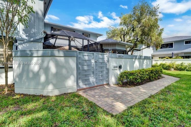 Beautiful Townhouse 3 bedrooms & 3 full bathrooms, one full bathroom on the first floor, located in the very desirable & gated community of Doral Oaks. Spacious Bedrooms with plenty of closets. This charming townhouse includes a very private screened porch with a garden view—perfect for barbecues and entertainment. Enjoy living in the heart of Doral with access to all the incredible resort-style amenities of the Doral Park Country Club, like world-class golf, Pool, Gym, Tennis, pickleball, Dining, and more.