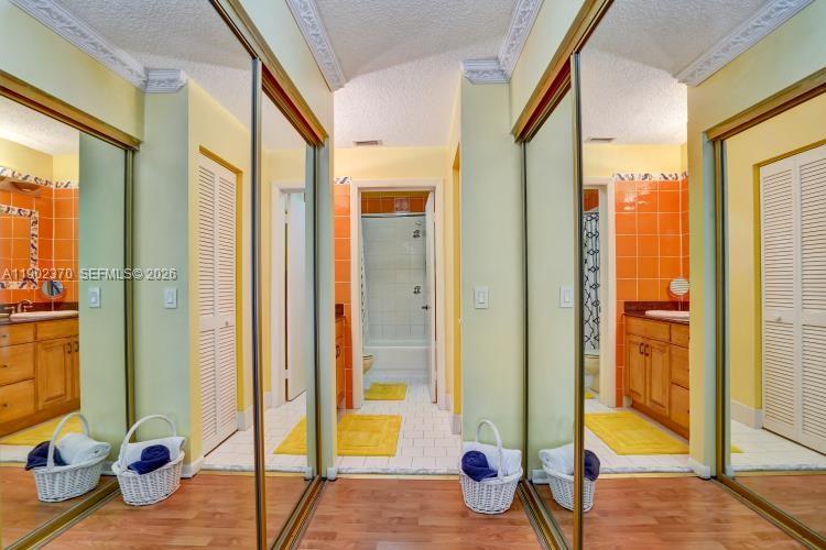 THE TOWNHOMES OF DORAL OA - Residential