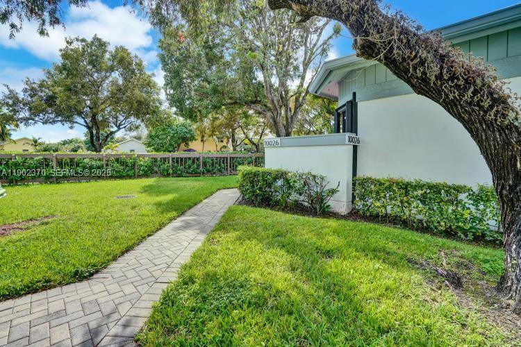 THE TOWNHOMES OF DORAL OA - Residential